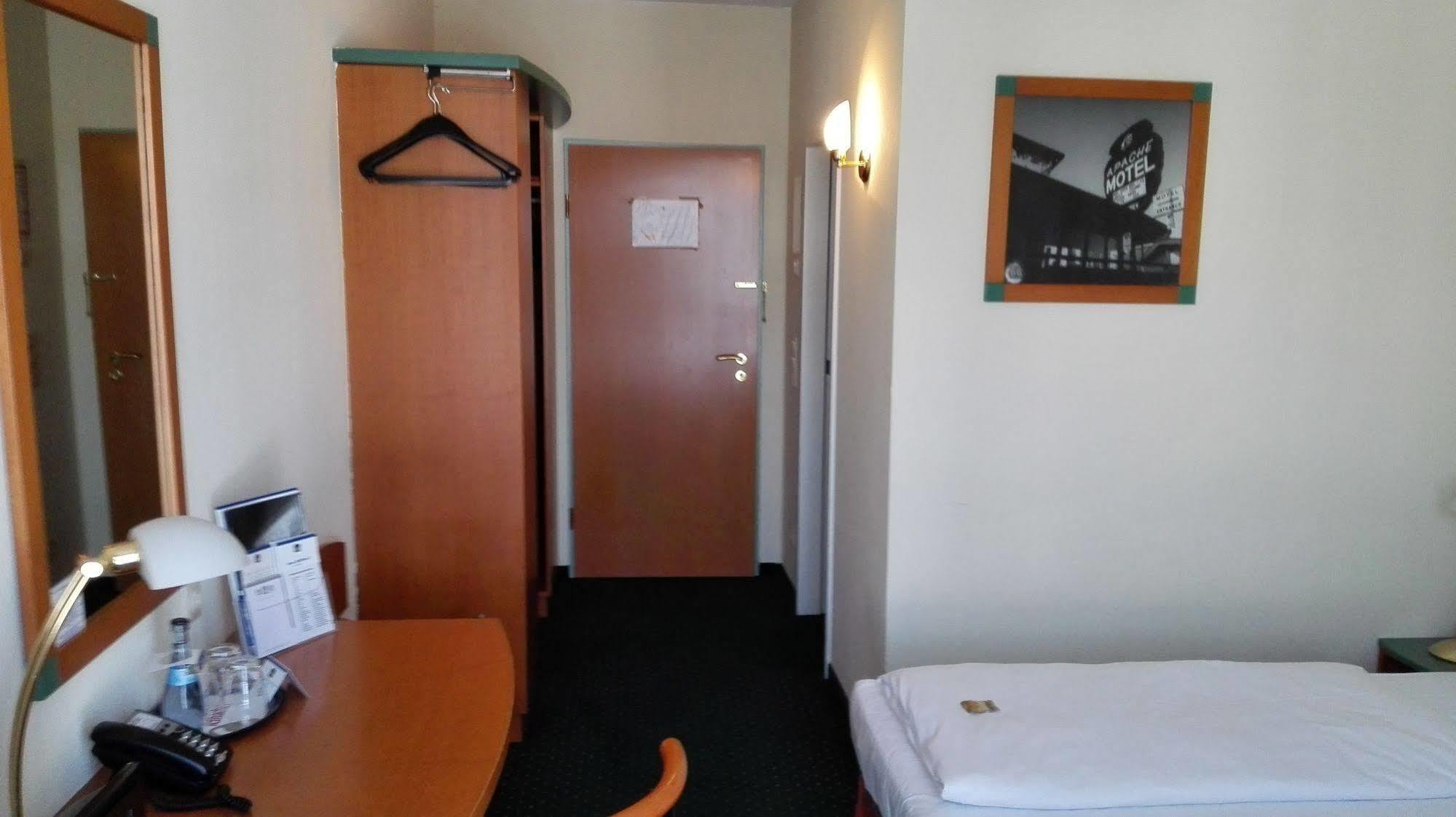 Trip Inn Hotel Dasing-Augsburg Екстериор снимка